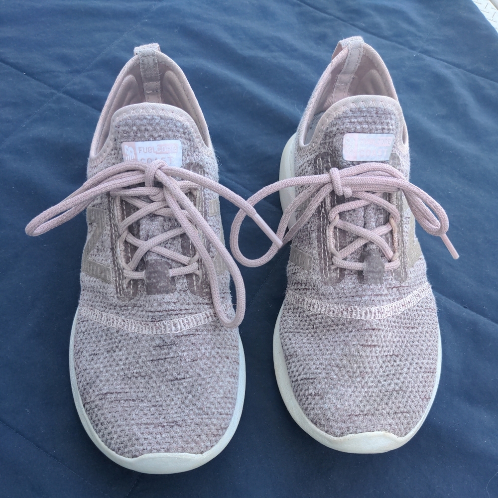 New Balance FuelCore Coast V4 sneakers women's